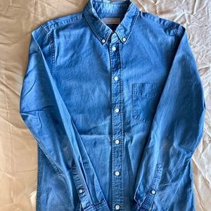 Everlane Denim Wash Chambray Button Down